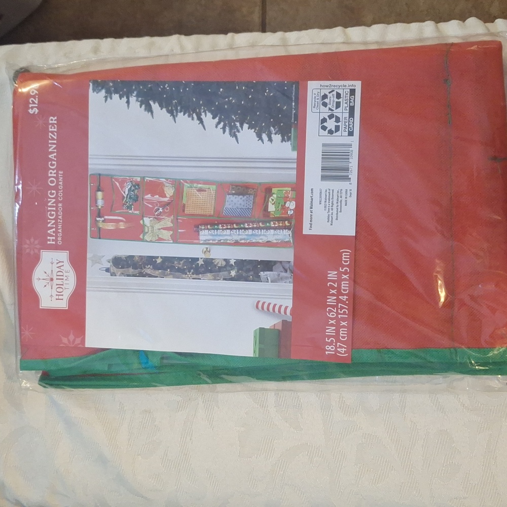 Holiday hanging organizer